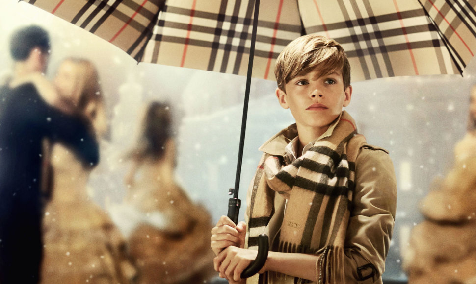 Romeo Beckhamas kalėdinėje „Burberry“ reklamoje
