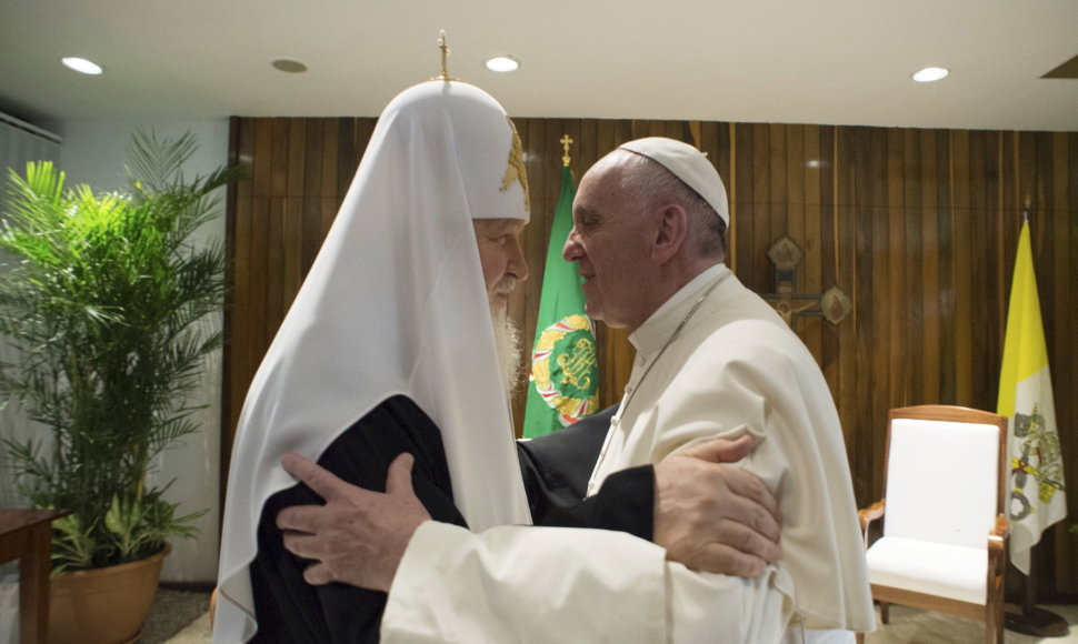 Patriarchas Kirilas ir popiežius Pranciškus
