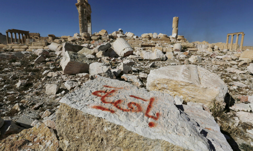 „Islamo valstybės“ palikti ženklai Palmyroje