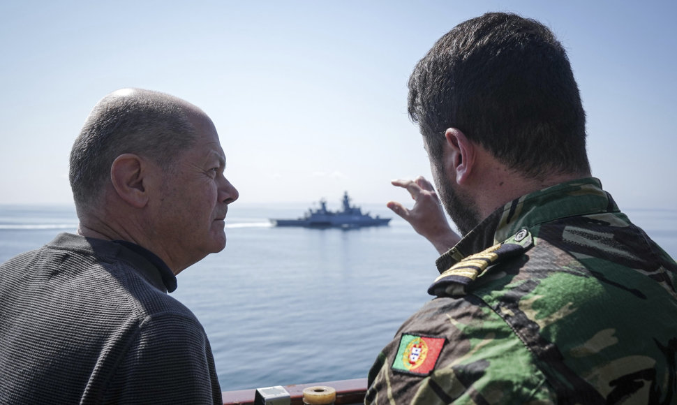 Vokietijos kancleris Olafas Scholzas stebi karines pratybas Baltijos jūroje