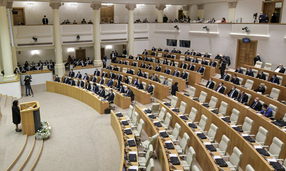 Gruzijos parlamento pirmas plenarinis posėdis