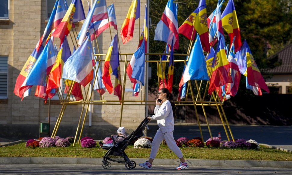 Moldovoje vykta antrasis prezidento rinkimų turas / Vadim Ghirda / AP