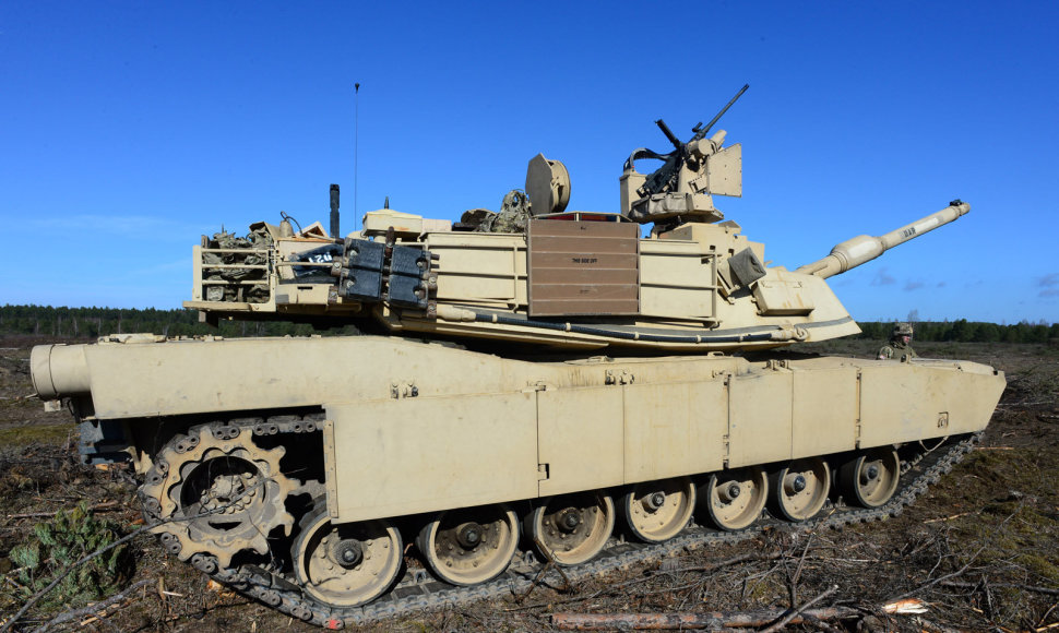 Karinės pratybos su JAV kariuomenės tankais „Abrams“
