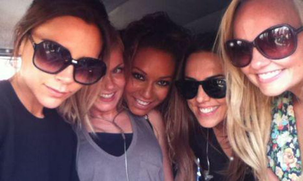 Victoria Beckham, Geri Halliwell, Mel B, Melanie C ir Emma Bunton