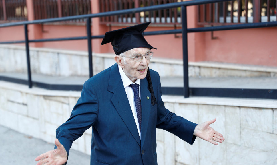 Vyriausias Italijos studentas baigė universitetą būdamas 96 metų