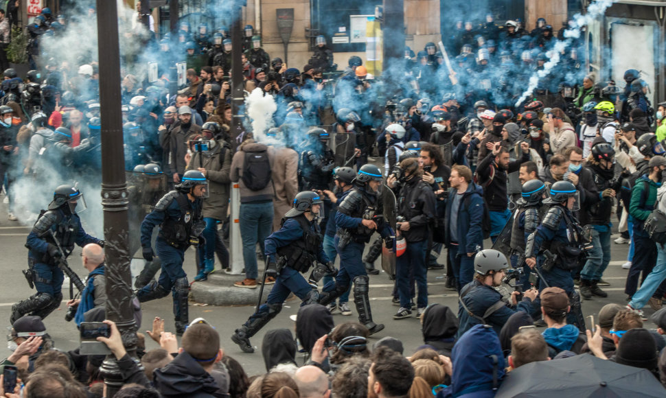 Ketvirtadienio protestai Paryžiuje