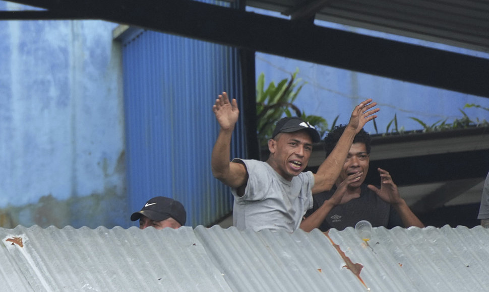 Ekvadore per riaušes kalėjime žuvo 44 kaliniai