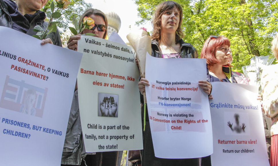 Protesto akcija prie Norvegijos ambasados Vilniuje