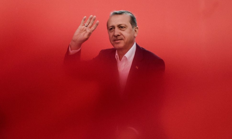 Recepas Tayyipas Erdoganas mitingo Stambule metu