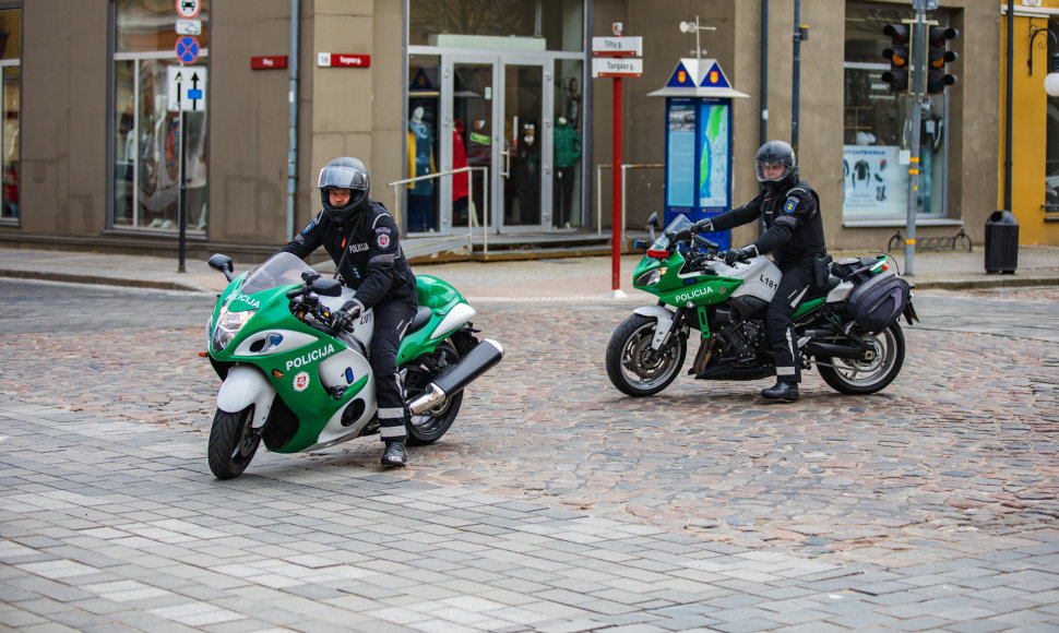 Klaipėdos pareigūnai patruliuoja motociklais