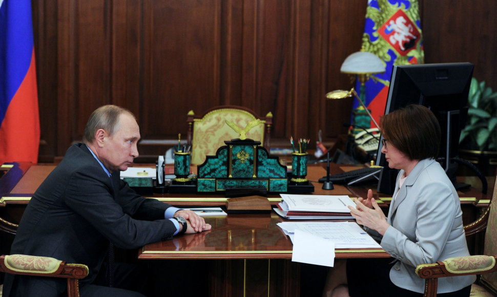 Vladimiras Putinas su Centrinio banko vadovė Elvyra Nabiulina