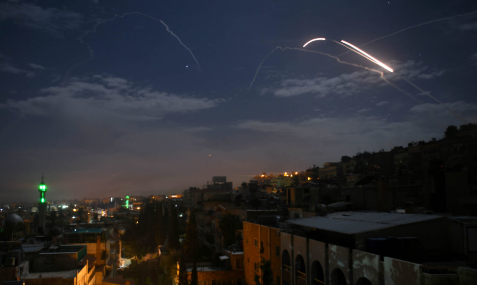 Raketos virš Damasko