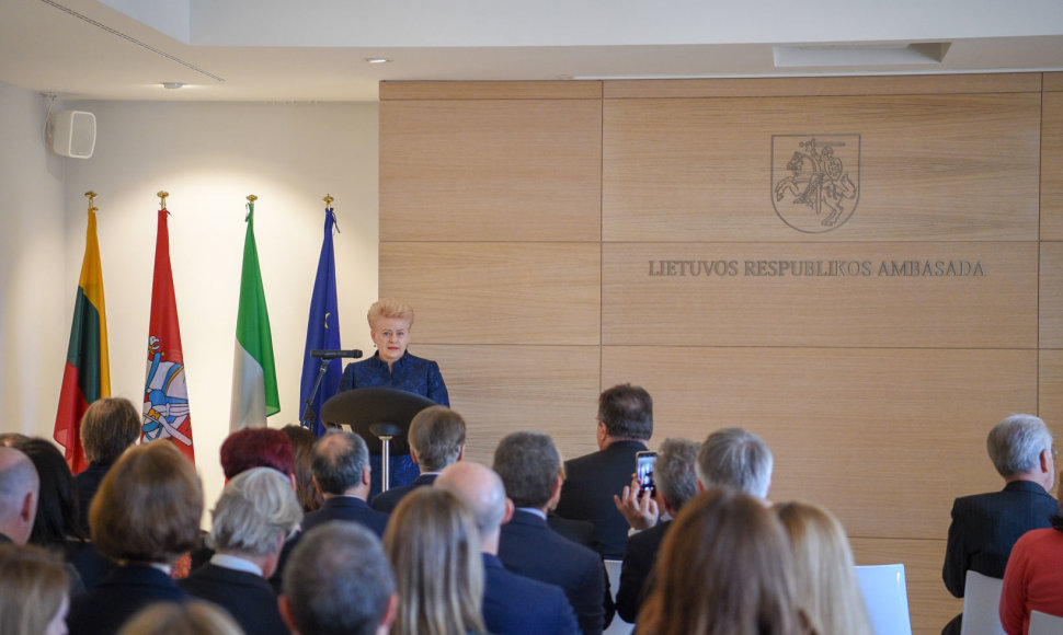 Dalia Grybauskaitė atidarė naują Lietuvos ambasadą Italijoje