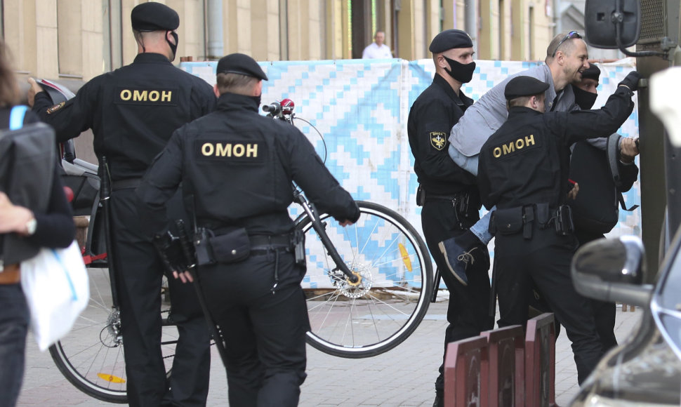 OMON pareigūnai Minske