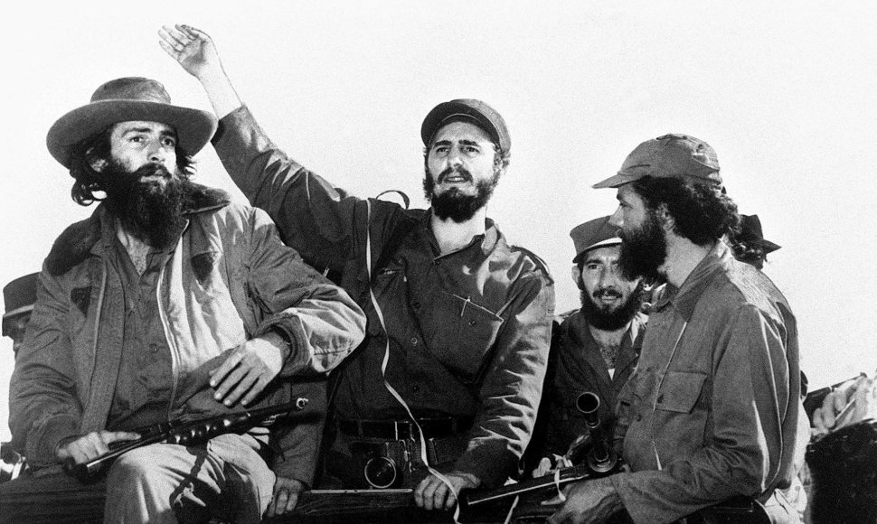 Fidelis Castro įvažiuoja į Havaną 1959 m. sausio 8-ąją.