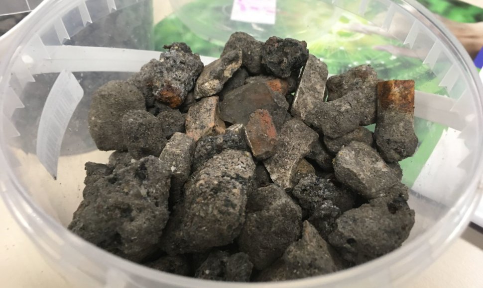 Šlakas – mineralas, gaunamas sudeginus atliekas – galėtų būti naudojamas statybose.