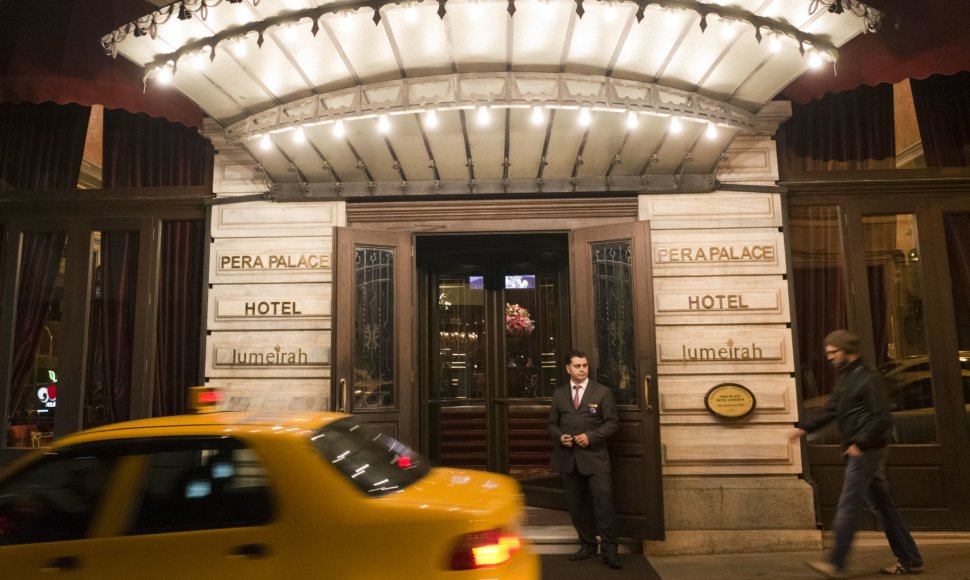 Įėjimas į viešbutį „Pera Palace“ Stambule