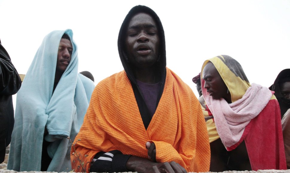 Italijos krantą pasiekę nelegalūs migrantai iš Afrikos