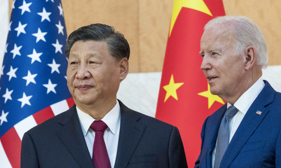 JAV prezidentas Joe Bidenas ir Kinijos lyderis Xi Jinpingas G20 susitikimo metu