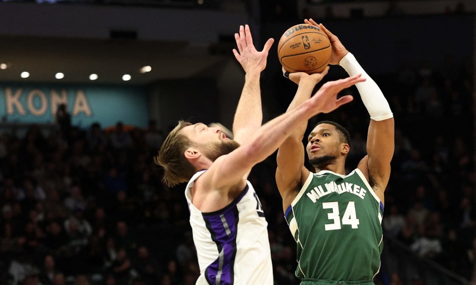 Domantas Sabonis ir Giannis Antetokounmpo