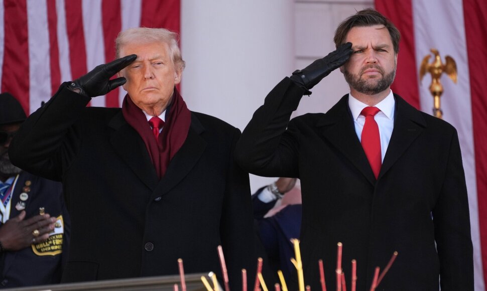 Donaldas Trumpas ir J. D. Vance'as / / AP