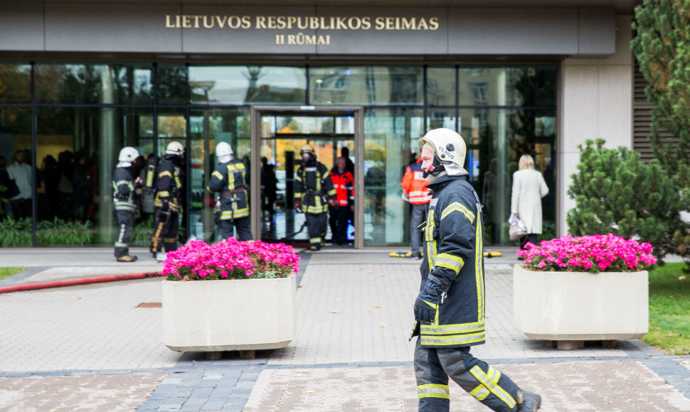 Gaisro gesinimo ir žmonių evakavimo Seimo II rūmuose pratybos