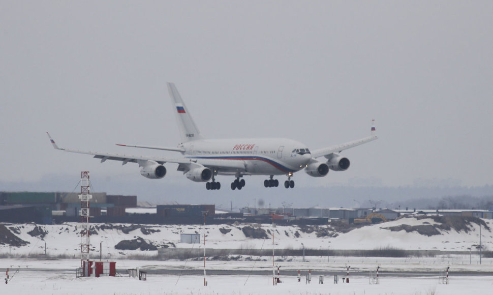 Maskvoje leidžiasi diplomatus pargabenęs lėktuvas.