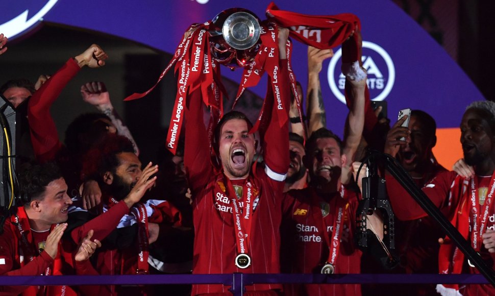 „Liverpool“ pagaliau iškėlė čempionų taurę