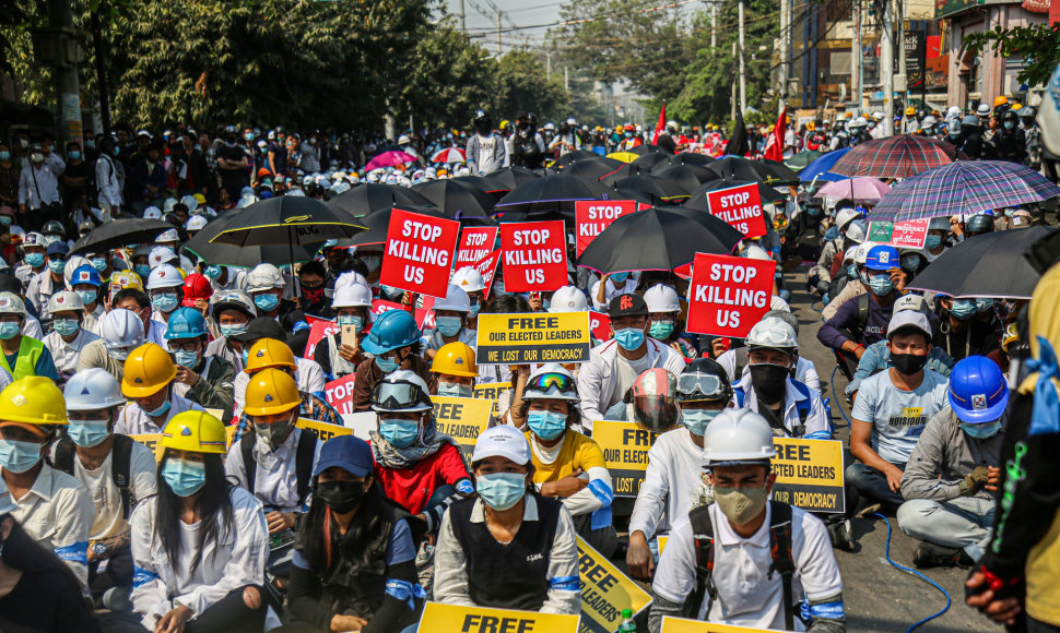 Protestuotojai Mianmare