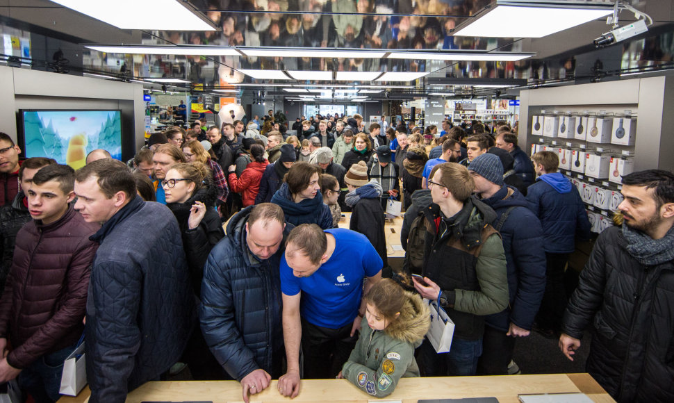 Lietuvoje atidaryta pirmoji „Apple Shop“