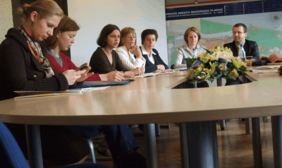 Specialistai aptarė iš įkalinimo įstaigų į laisvę grįžtančiųjų problemas.