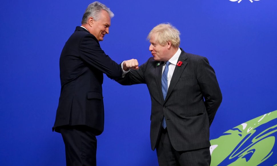 Borisas Johnsonas ir Gitanas Nausėda COP26 konferencijoje. Prezidentūros nuotr.