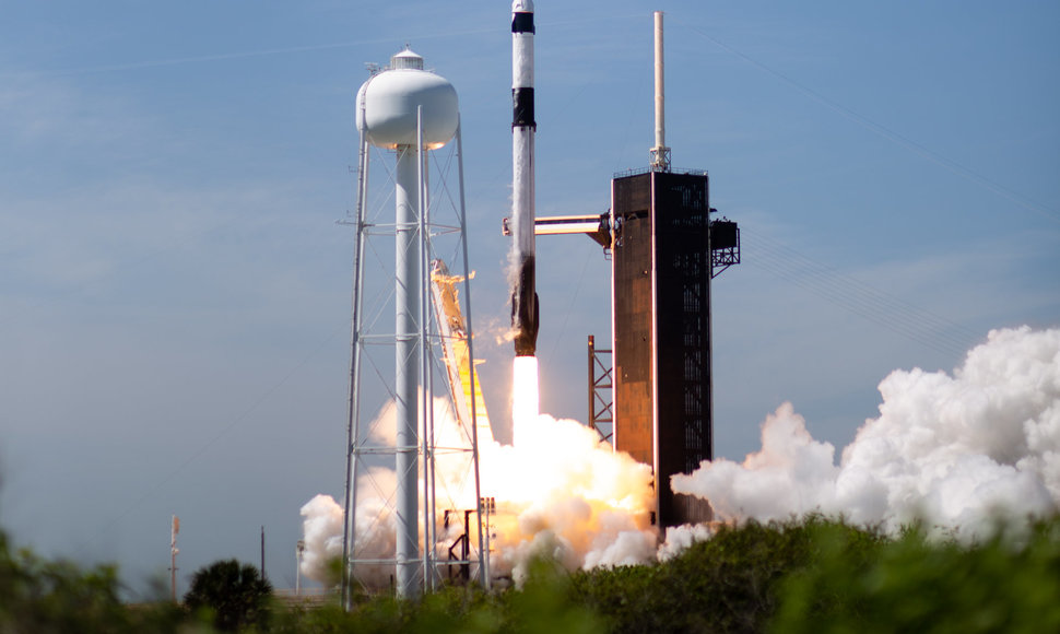 „Axiom-1“ misijos paleidimas, skrydis „SpaceX“ raketa