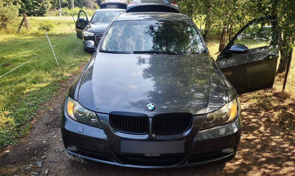 Tauragės rajone nuo policijos sprukęs BMW