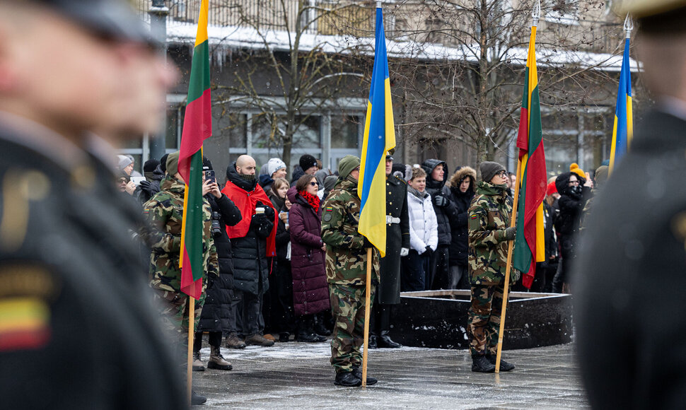 Valstybės vėliavos pakėlimo ceremonija Nepriklausomybės aik&scaron;tėje