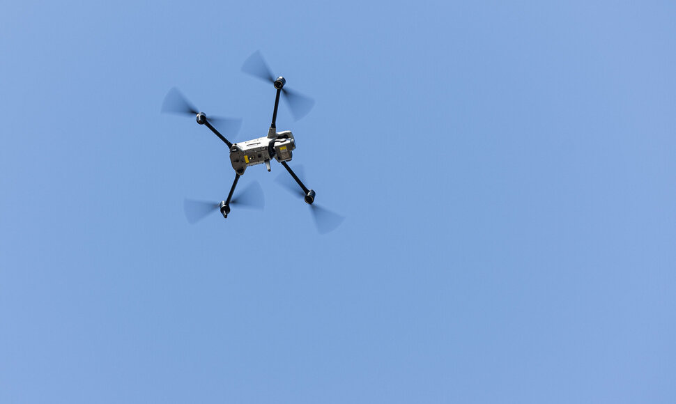 Dronų skirtų kovai su kontrabanda ir hibridinėmis grėsmėmis Lietuvos pasienyje perdavimas