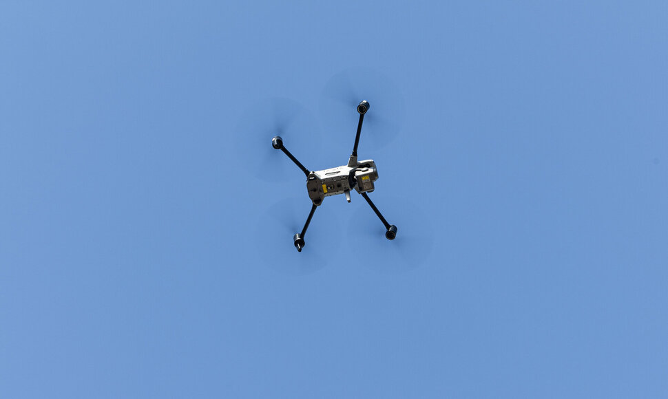 Dronų skirtų kovai su kontrabanda ir hibridinėmis grėsmėmis Lietuvos pasienyje perdavimas