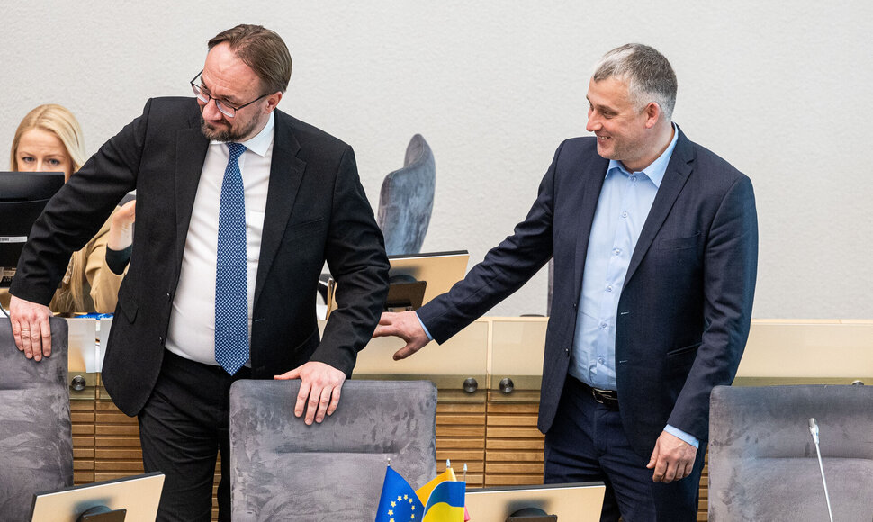 Gediminas &Scaron;imkus, Valius Ąžuolas