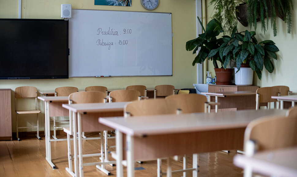 Abiturientai laiko valstybinį matematikos egzaminą