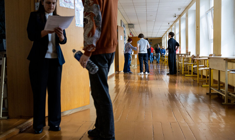 Abiturientai laiko valstybinį matematikos egzaminą