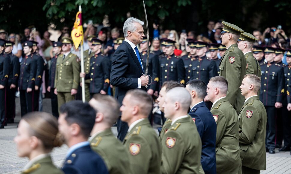 Generolo Jono Žemaičio Lietuvos karo akademijos absolventams &ndash; pirmojo karininko &ndash; leitenanto &ndash; laipsnio suteikimas S. Daukanto aik&scaron;tėje