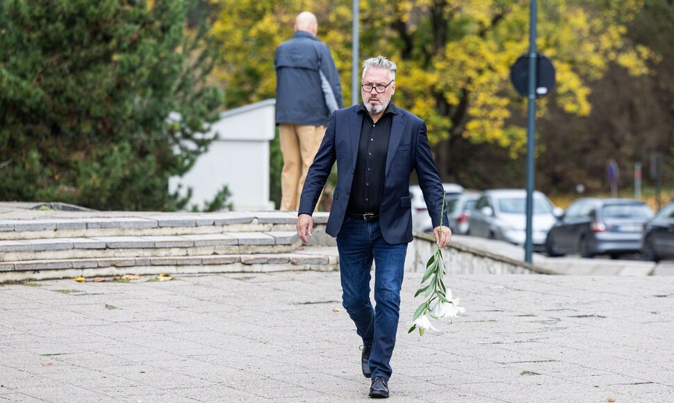 Atsisveikinimas su Henriku Vaitiekūnu