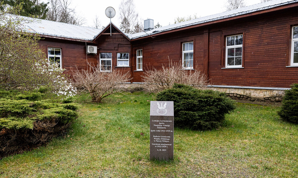 Lenkų kariuomenės įgulai skirtas paminklas Naujoje Vilnioje