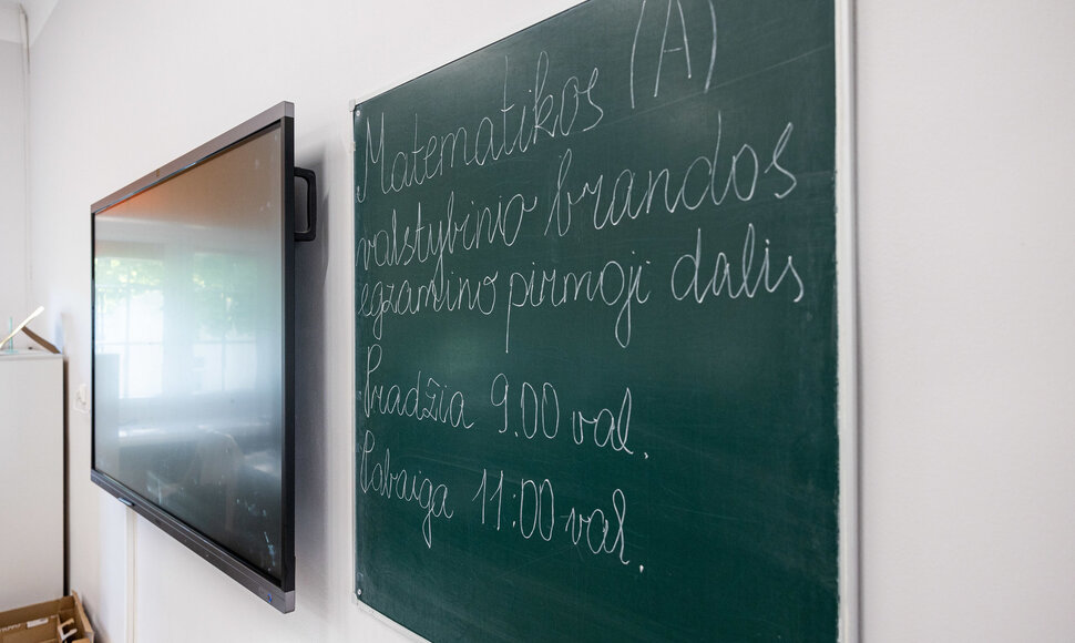 11-okai laiko matematikos egzaminą