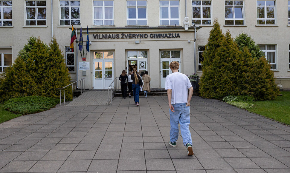 Abiturientai laiko valstybinį lietuvių kalbos egzaminą