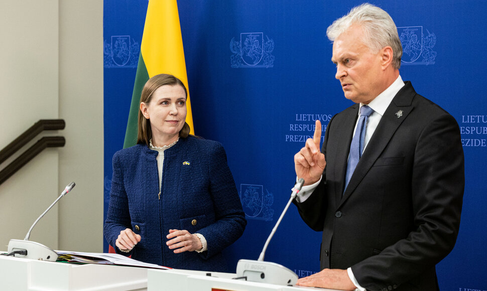 Dovilė &Scaron;akalienė, Gitanas Nausėda