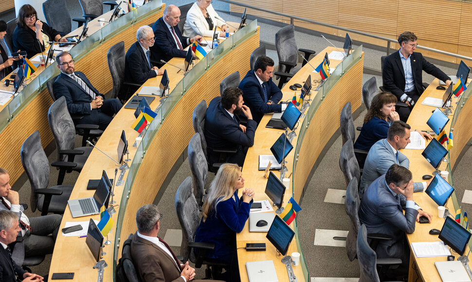 Ministras pirmininkas Gintautas Paluckas atsako į Seimo narių klausimus