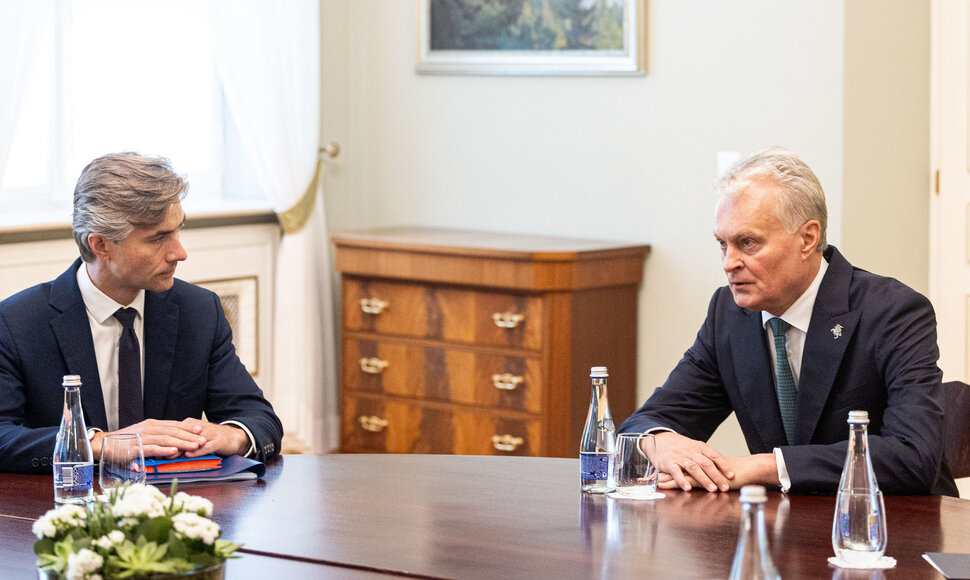 Kęstutis Budrys, Gitanas Nausėda