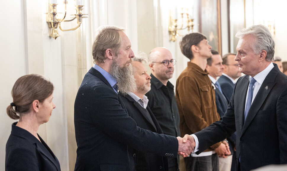 Jonas Staselis, Gitanas Nausėda