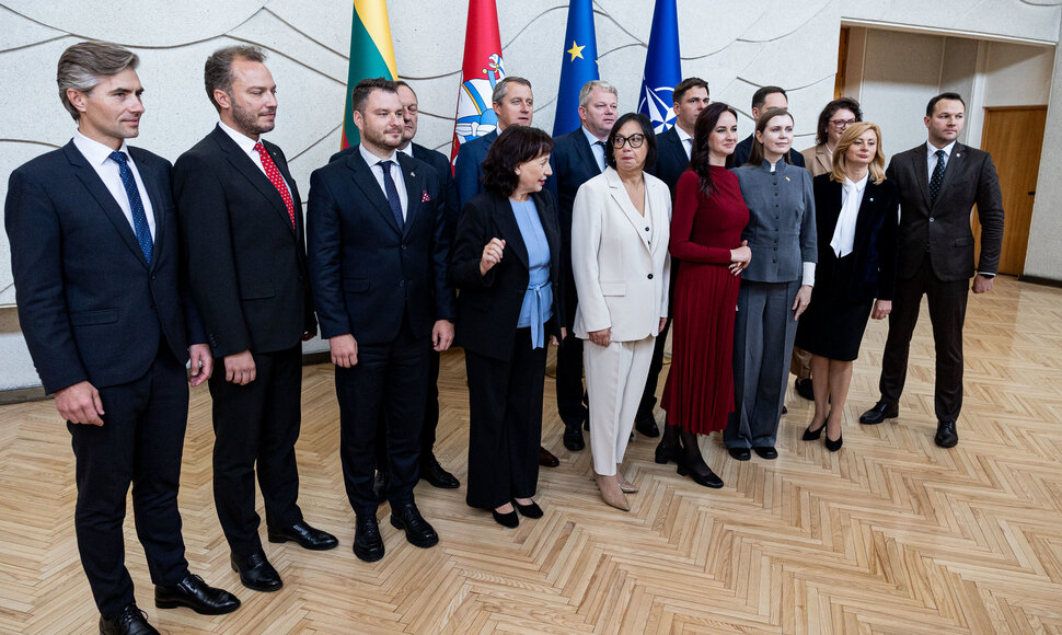 Naujosios sudėties vyriausybė susirinko į pirmąjį posėdį